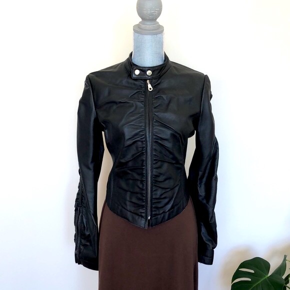NWOT - Gorgeous Mendocino 100% genuine leather jacket with rouched sleeves. - Picture 6 of 9